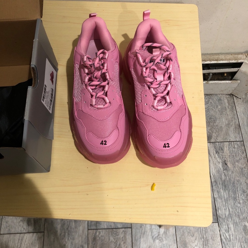 Balenciaga Vibrant Pink Sneakers with Transparent Sole - Picture 4 of 7